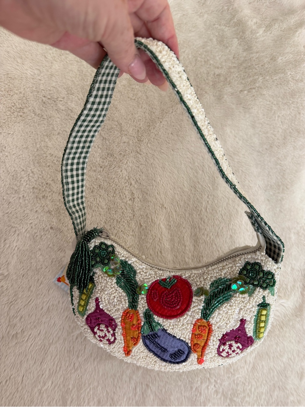 NWT Hand-Beaded Vegetable Motif Shoulder Bag in White tassel, green gingham - Picture 14 of 16